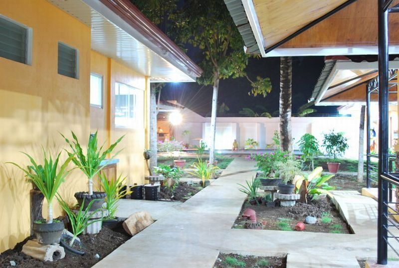 Villa Manuel Tourist Inn Puerto Princesa Bagian luar foto