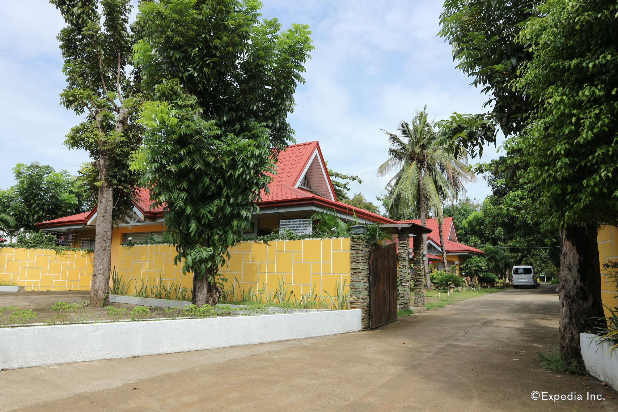 Villa Manuel Tourist Inn Puerto Princesa Bagian luar foto